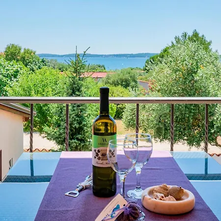 Teuta Apartments - A Beach And A Sea View Peroj Exterior foto