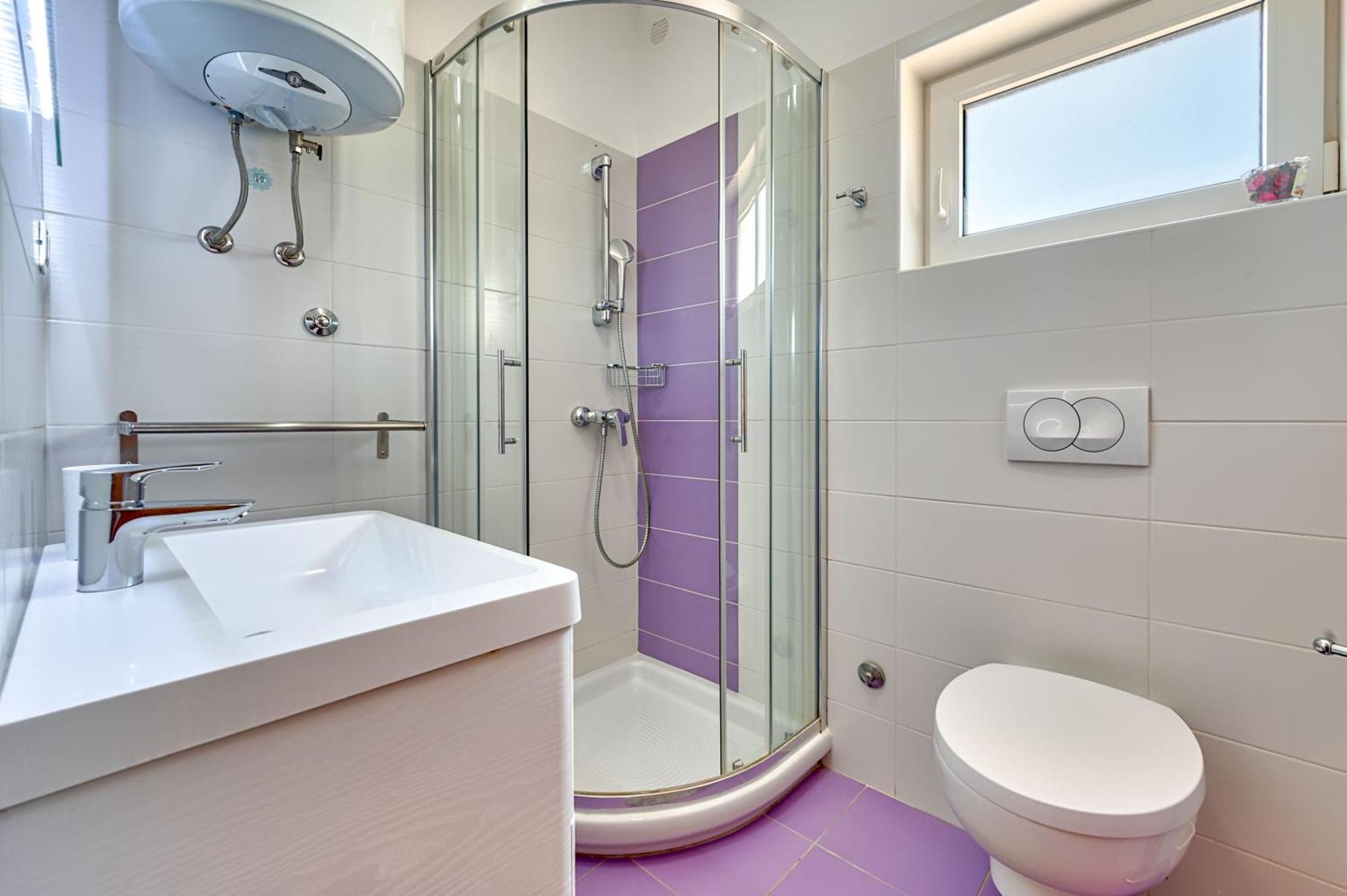Teuta Apartments - A Beach And A Sea View Apartment Peroj