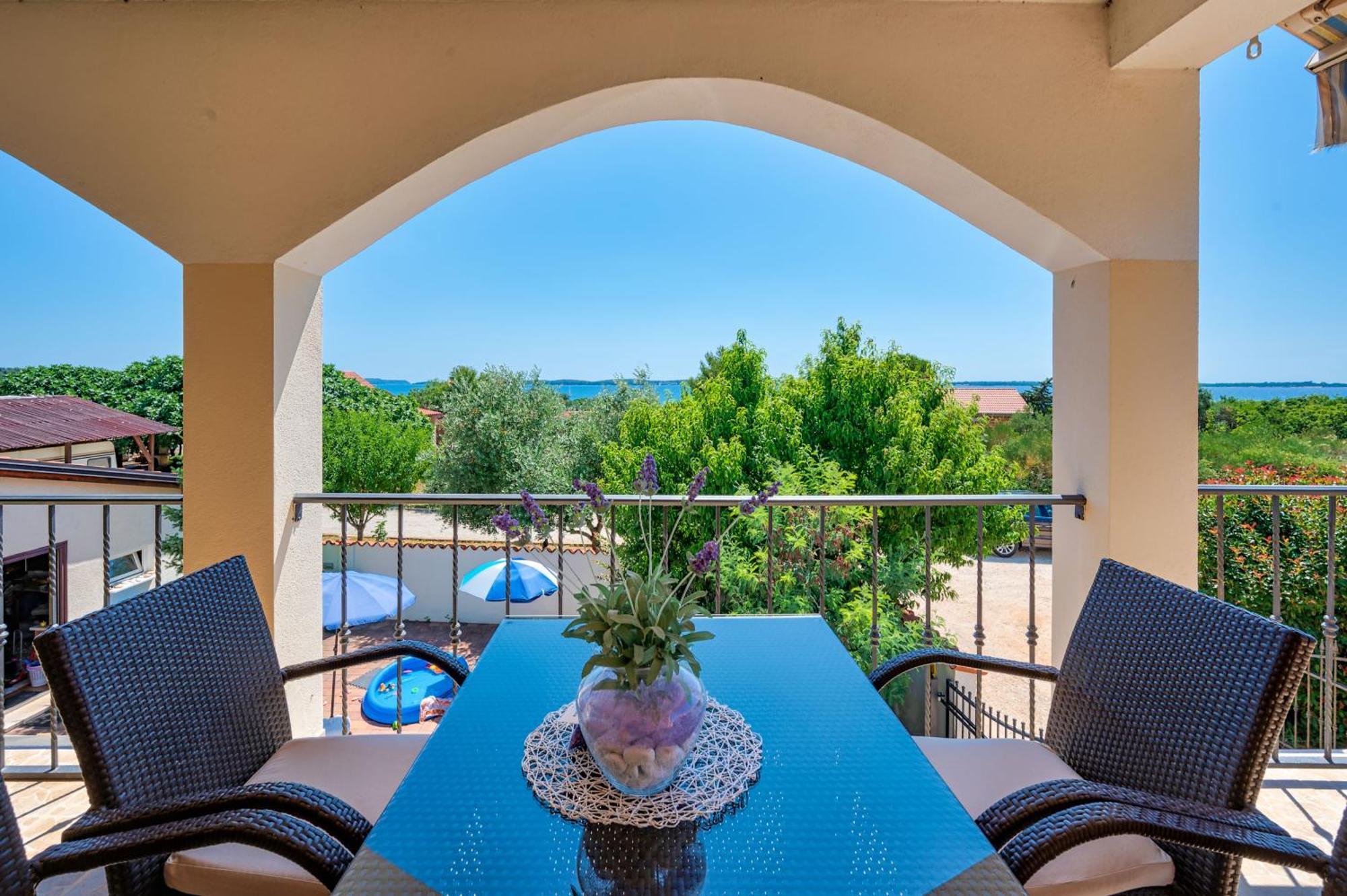 Apartment Teuta Apartments - A Beach And A Sea View