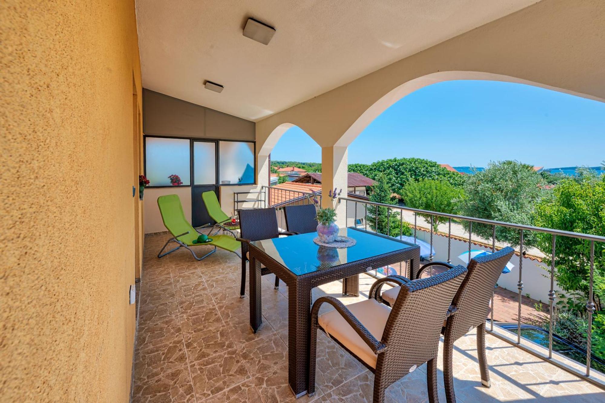 Teuta Apartments - A Beach And A Sea View * Peroj