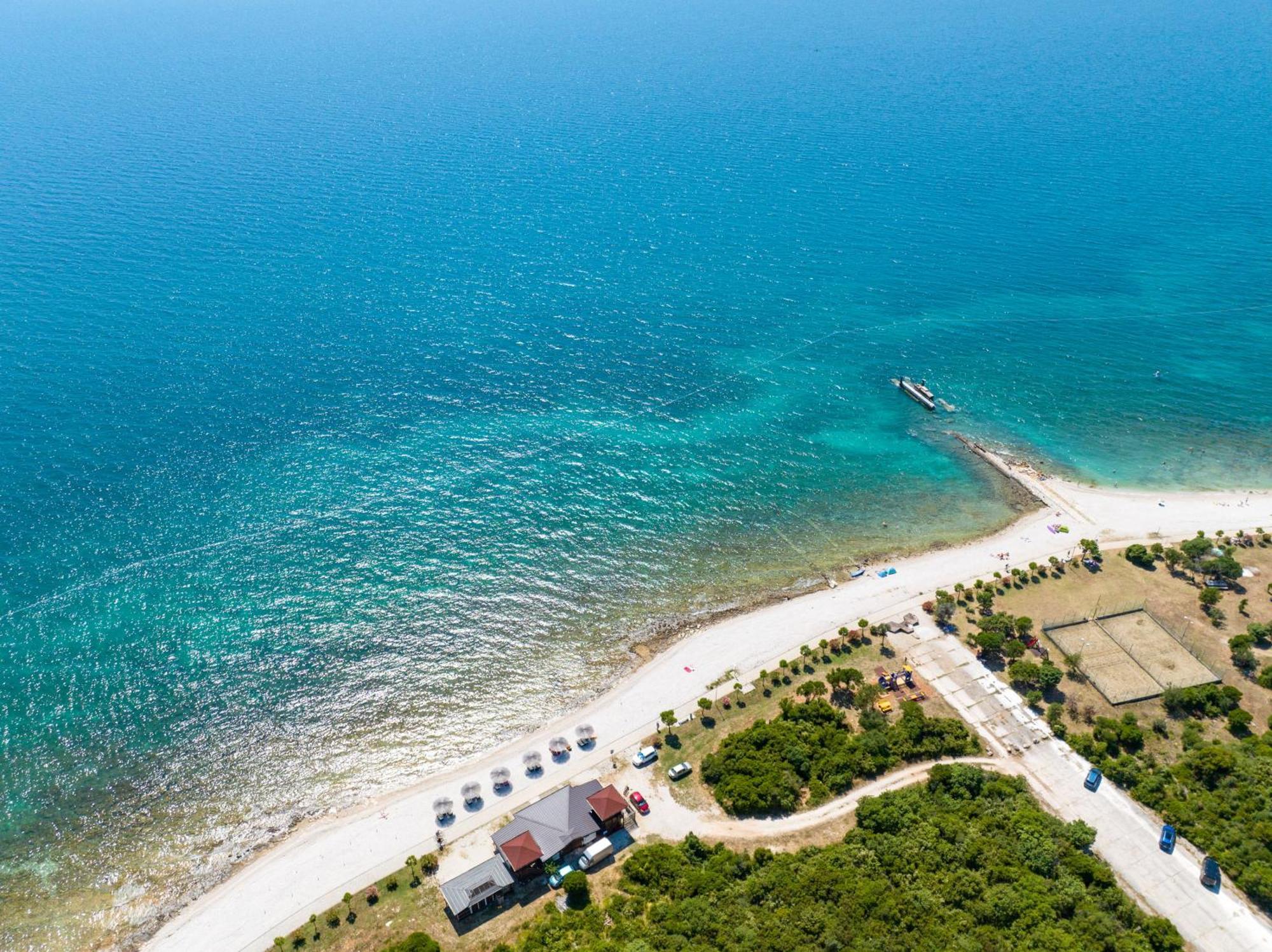 Teuta Apartments - A Beach And A Sea View Peroj