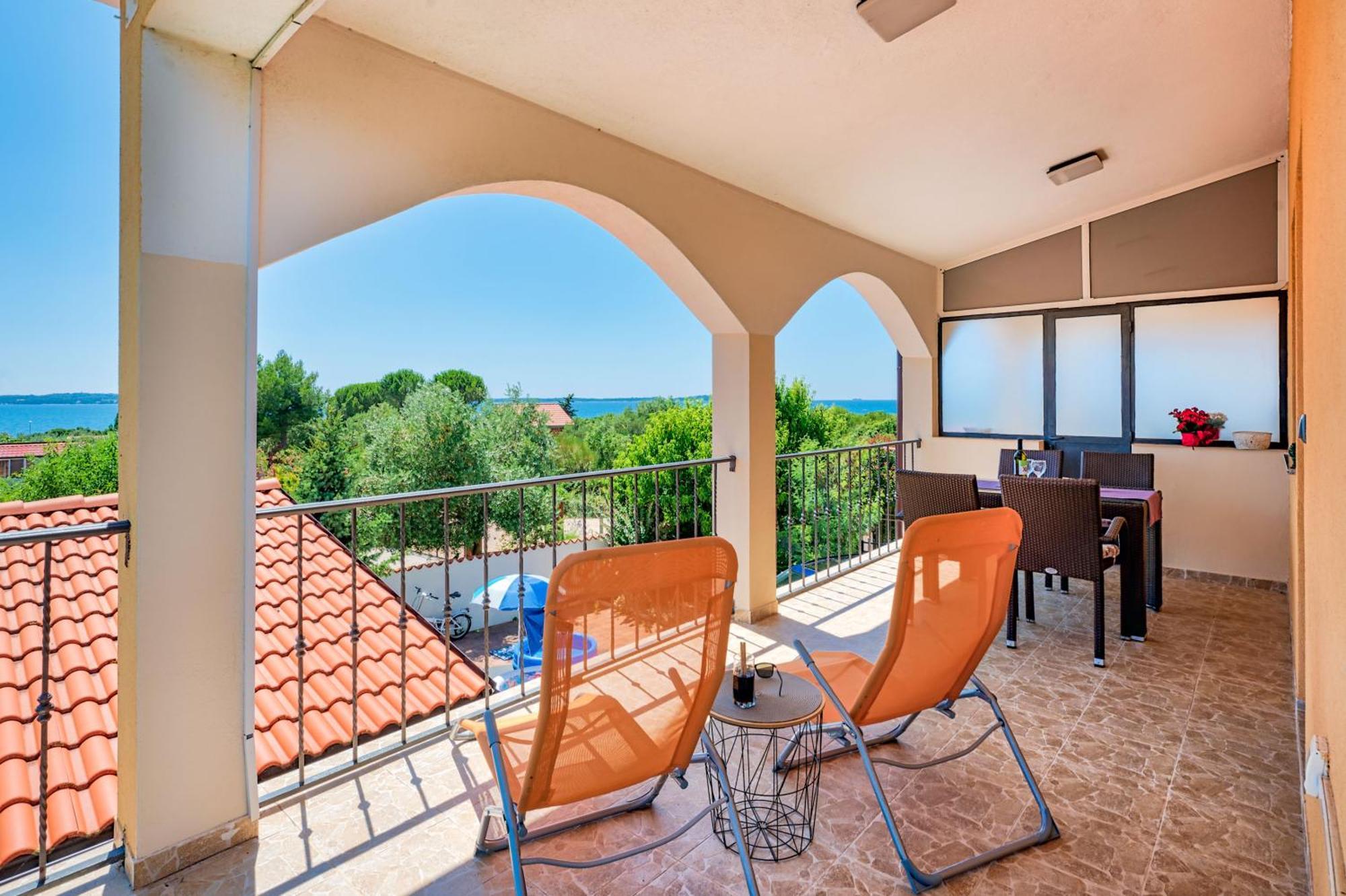 Apartment Teuta Apartments - A Beach And A Sea View Peroj